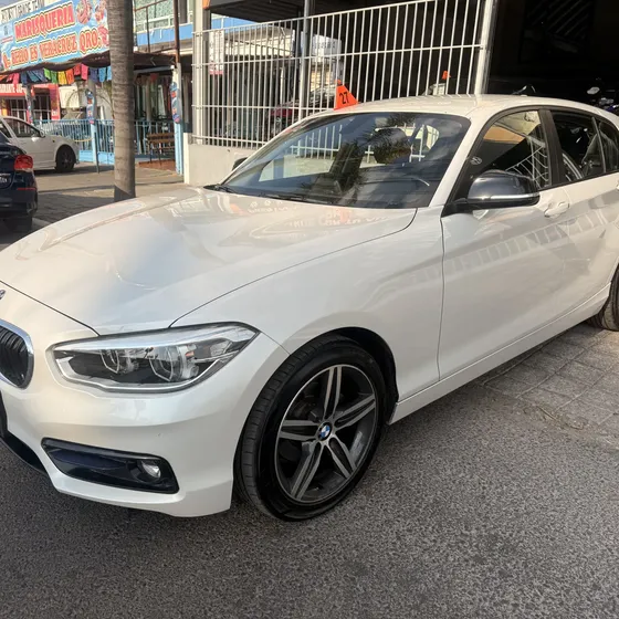 BMW Serie 1 2019 1.6 5p 120ia Sport Line At
