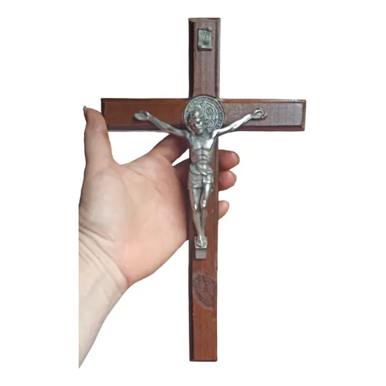 Cruz Crucifijo Madera Y Metal Con Medalla San Benito 28x16cm