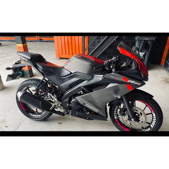 Moto R15 V3 Modelo 2020, Llantas Nuevas, Única Dueña