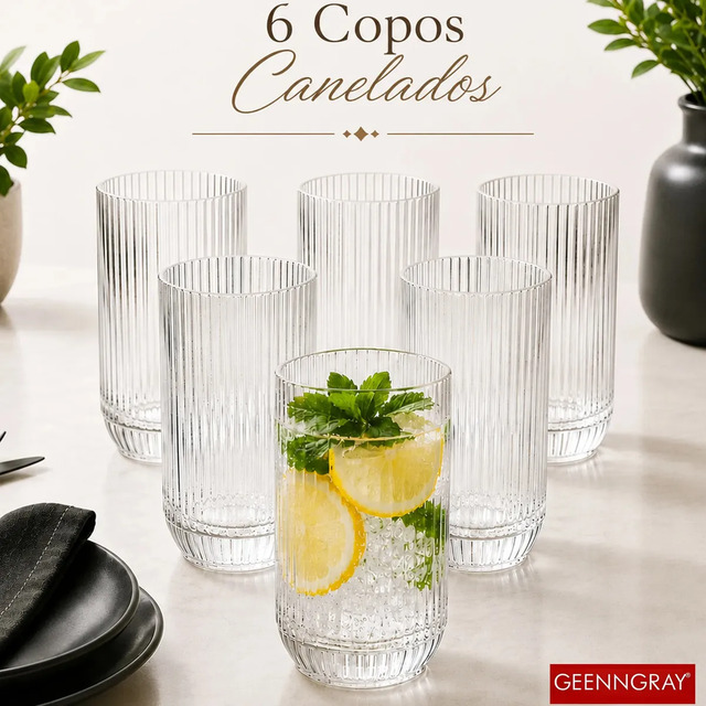 Conjunto de 6 copos de vidro canelado da marca Cameratta com um copo em destaque contendo gelo e rodelas de limão sobre uma mesa branca.
