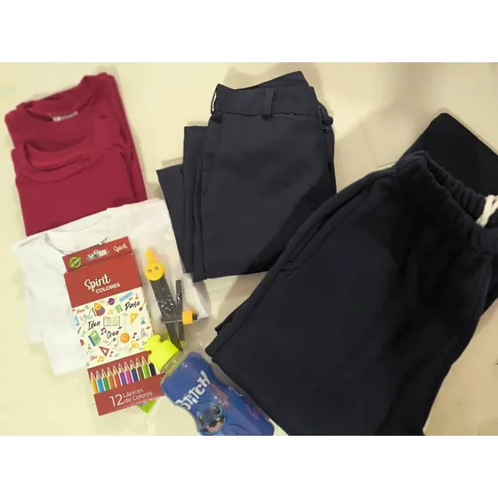 Uniforme Escolar Combo Incluye 6 Piezas De Ropa Y Obsequios