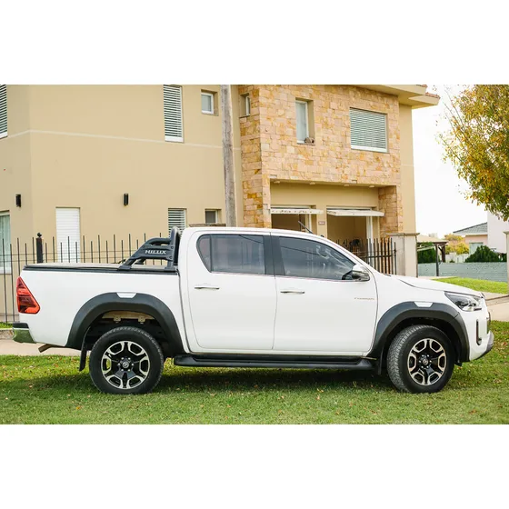 Toyota Hilux Pick-up 2.8 Cd Srx 177cv 4x2 At