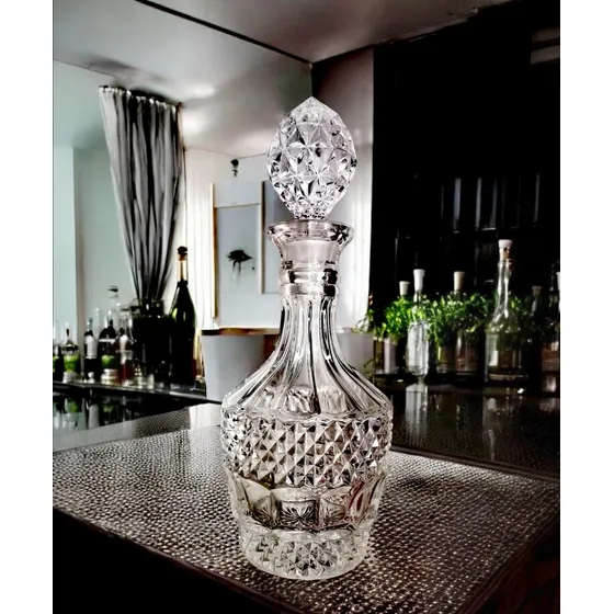 Licorera De Cristal Elegante - El Toque Perfecto Para Tu Bar
