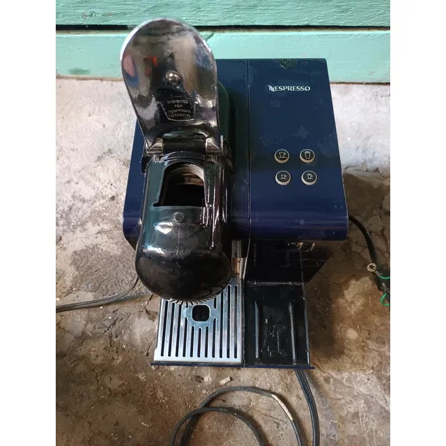Cafetera Nespresso Latisima F416
