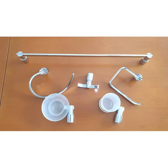 Accesorios De Baño 6 Piezas En Metal Cromado  Promoción