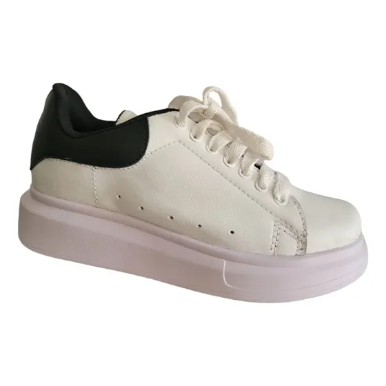Tenis De Cuero Para Dama. Mcqueen Negro