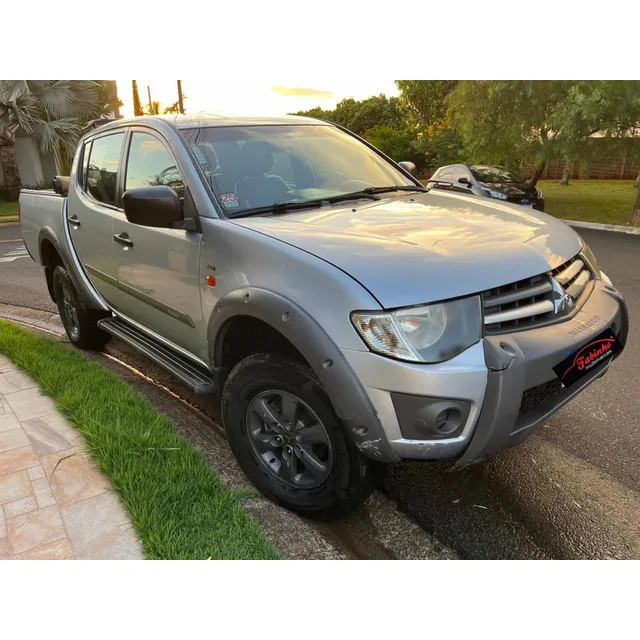 Mitsubishi L200 3.2 Triton Outdoor Cab. Dupla 4x4 4p