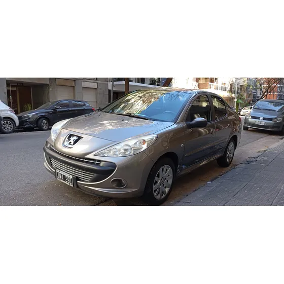 Peugeot 207 1.6 Sedan Xt