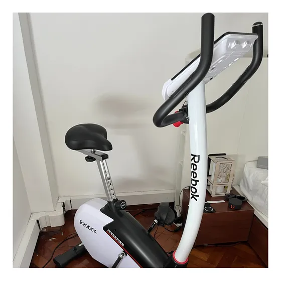 Bicicleta Fija Vertical Reebok Electromagnetica Ajustable