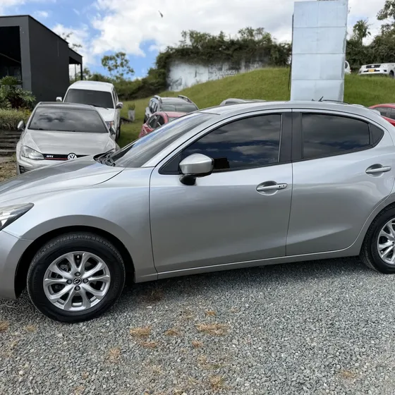 Mazda 2 2016 1.5 Touring