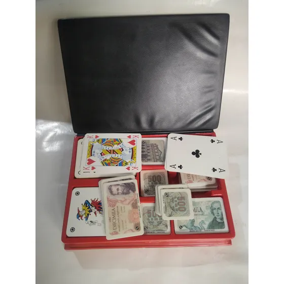 Juego De Cartas Naipes(2mazos) Con Tarjeta Monedas Plásticas