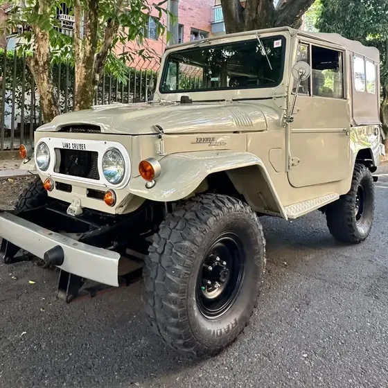 Toyota Land Cruiser 1970 4.2 Fj40