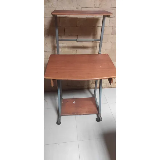 Mesa Para Computadora Usada En Buenas Condiciones