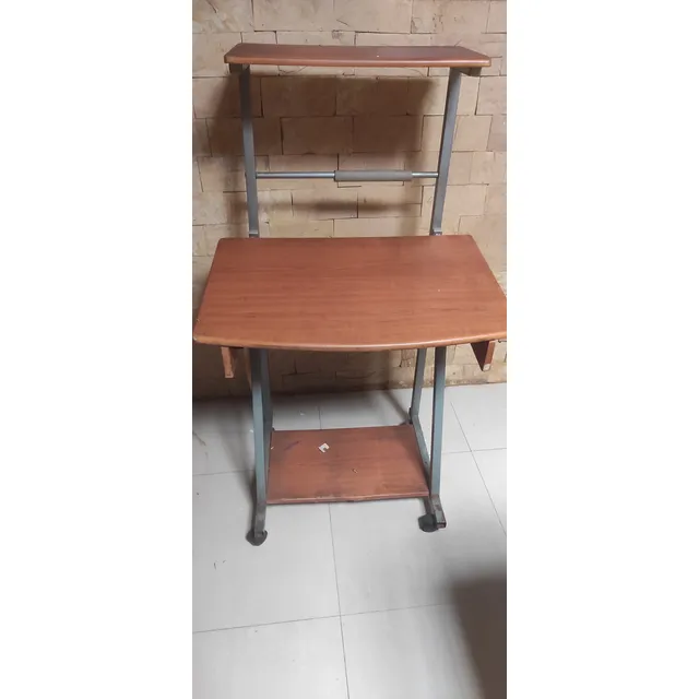 Mesa Para Computadora Usada En Buenas Condiciones