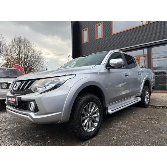 Mitsubishi L200 Dakar 4x4 At Tdi