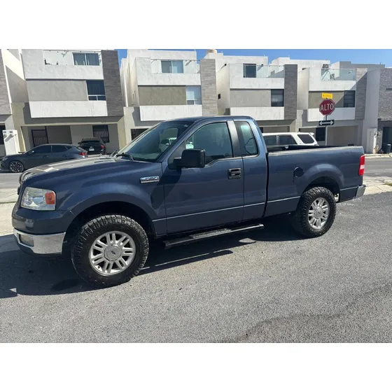 Ford Lobo 4.6 Xlt Cabina Regular 4x2 Mt