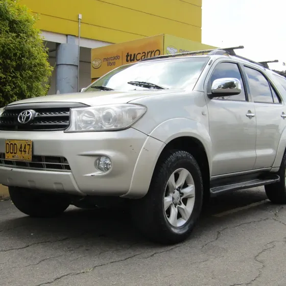 Toyota Fortuner 2010 2.7l 4x2
