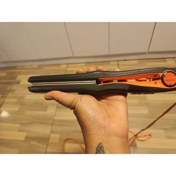 Prancha Modeladora Titanium Colors 450 Taiff Cor Preto