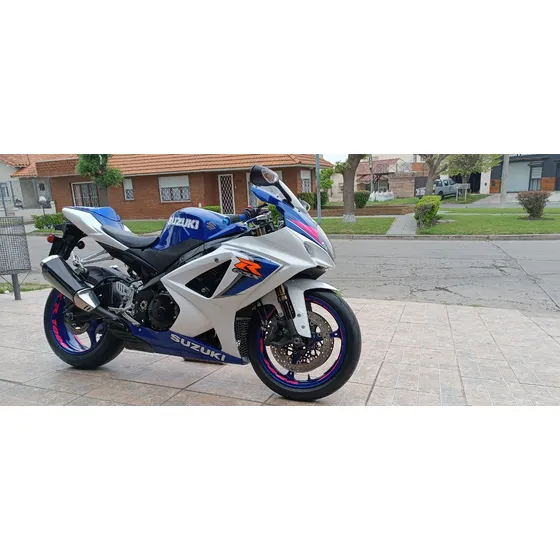 Vendo Suzukigsx-r 1000 K8 Año 2008 Unica Super Impecable