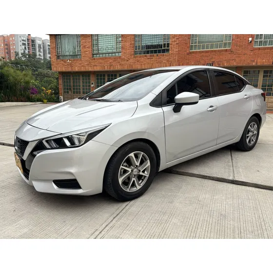 Nissan Versa 1.6 Advance