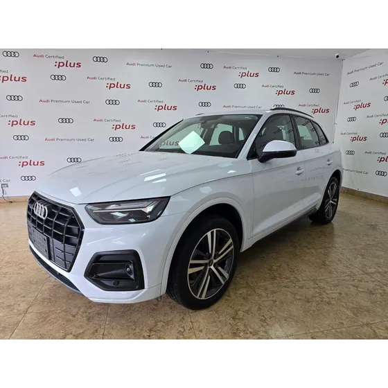 Audi Q5 2.0 L4 Select S-tronic At