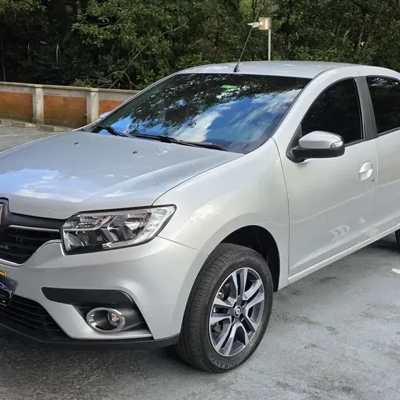 Renault Logan 2026 1.6 Intens Aut