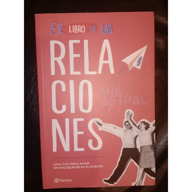 Libro El Libro De Las Relaciones Mía Astral
