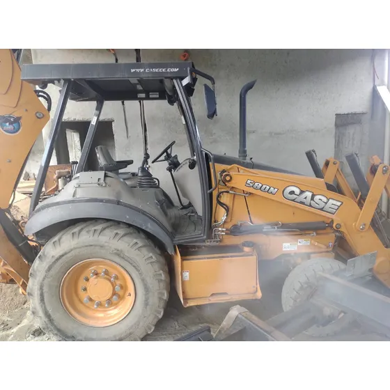 Case 580n 4x2 Ano 2015 Único Dono Com Menos De 3.500 Horas