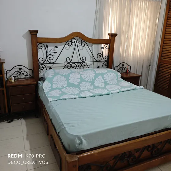 Juego De Cama King De Madera Saman Colonial Total 5 Piezas