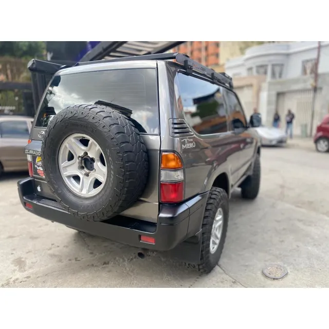 Parachoque Trasero De Toyota Meru Y Prado 06/08 Usado Origin