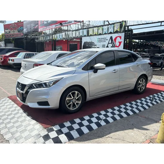 Nissan Versa 1.6 Sense