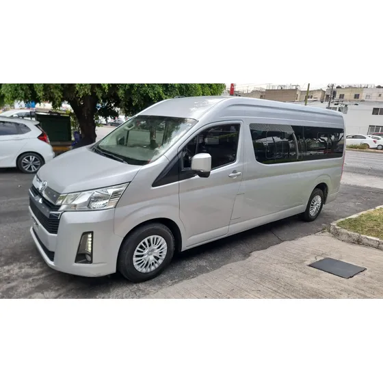 Toyota Hiace 12 Pasajeros 3.5l