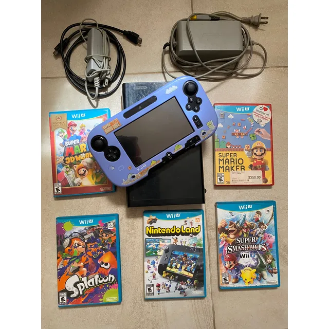 Nintendo Wii U + Juegos Físicos Negro