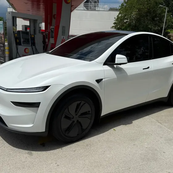 Tesla Model Y 2026 0.0 Rwd