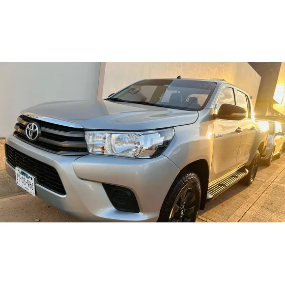 Toyota Hilux 2.7 Cabina Doble Base Mt