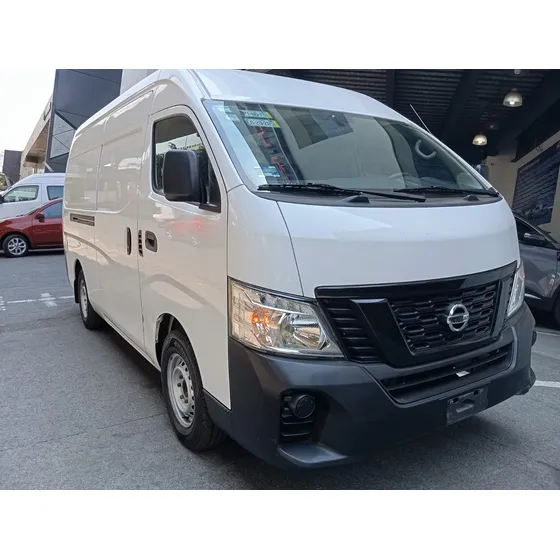 Nissan Urvan 2.5 Panel Amplia Aa Mt