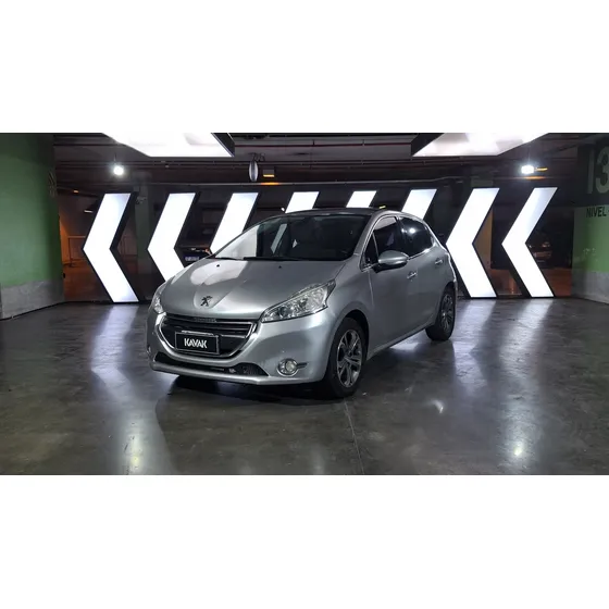 Peugeot 208 1.6 Feline