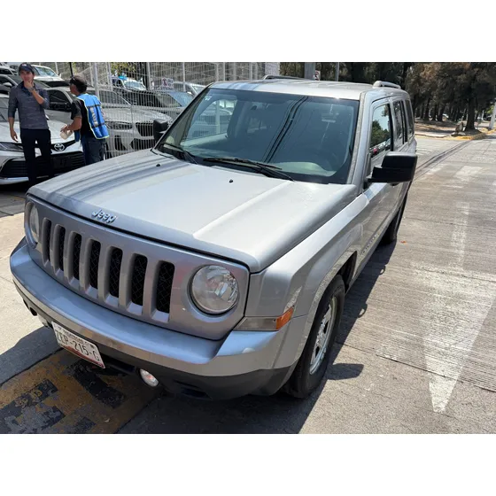 Jeep Patriot 2.4 Latitut 6vel Mt