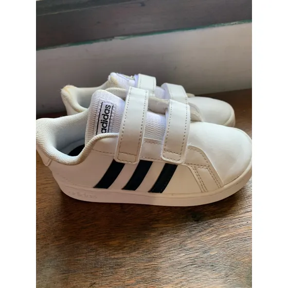 Zapatos adidas Originales D Niños Talla 27 Excelente Estado