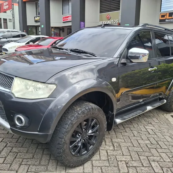 Mitsubishi Nativa 2011 3.5 Automático