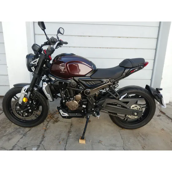 Voge 300ac , Mod. 2023 ,8500 Km ,impecable !!,
