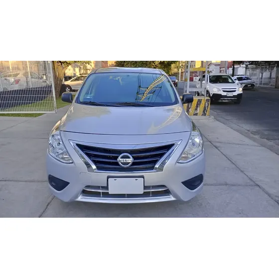 Nissan Versa 1.6 Drive Mt