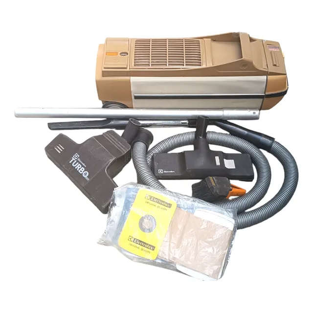 Aspiradora Electrolux. 100% Operativa. Incluye Accesorios 