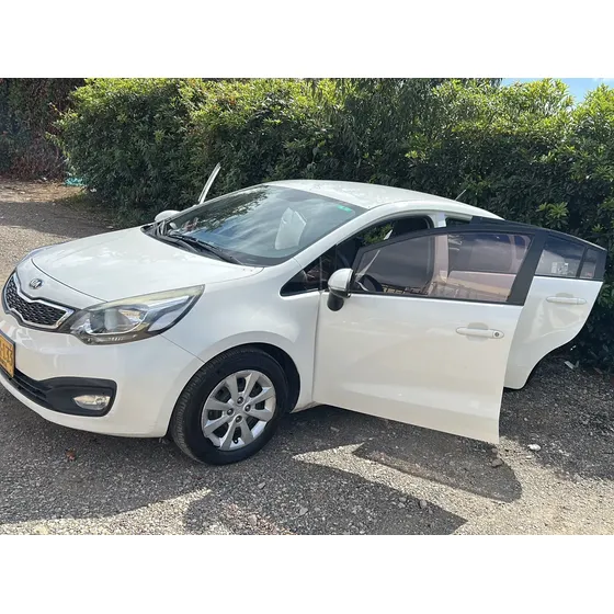 Kia Rio 2013 1.4 5 P
