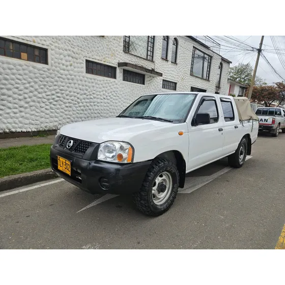 Nissan Frontier 2.4l 4x2 Doble Cabina