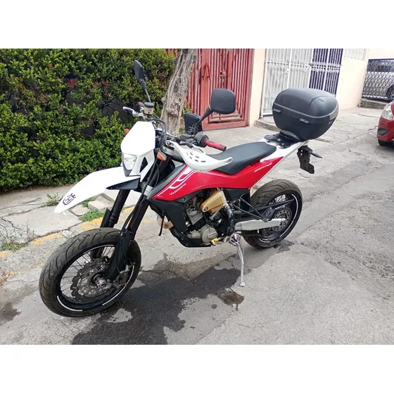 Husqvarna Doble Propósito
