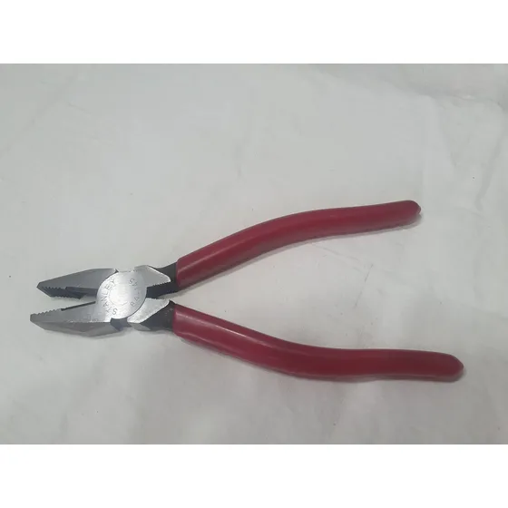 Pinza Eléctrica Marca Stanley  84-145 Largo 7 