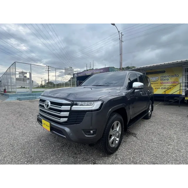 Toyota Land Cruiser Lc300