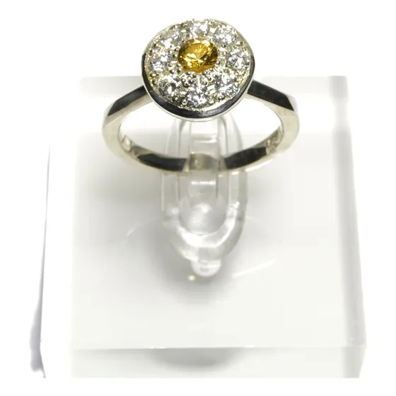 Anillo Calado En Plata Con Citrino Natural Y Zircones T17