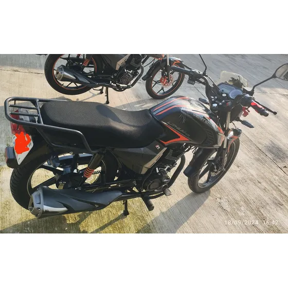 Vento Negra  Con Naranja
